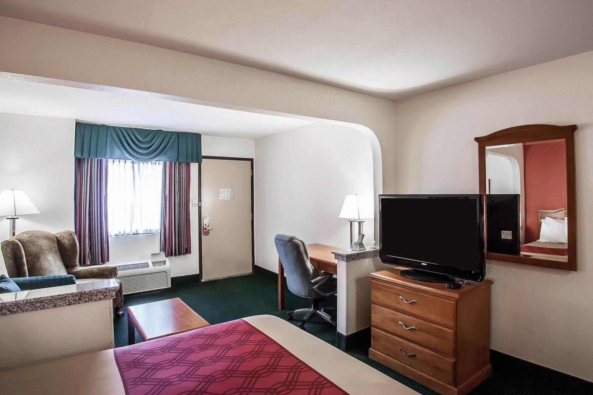 Econo Lodge Inn & Suites Memphis Exterior photo